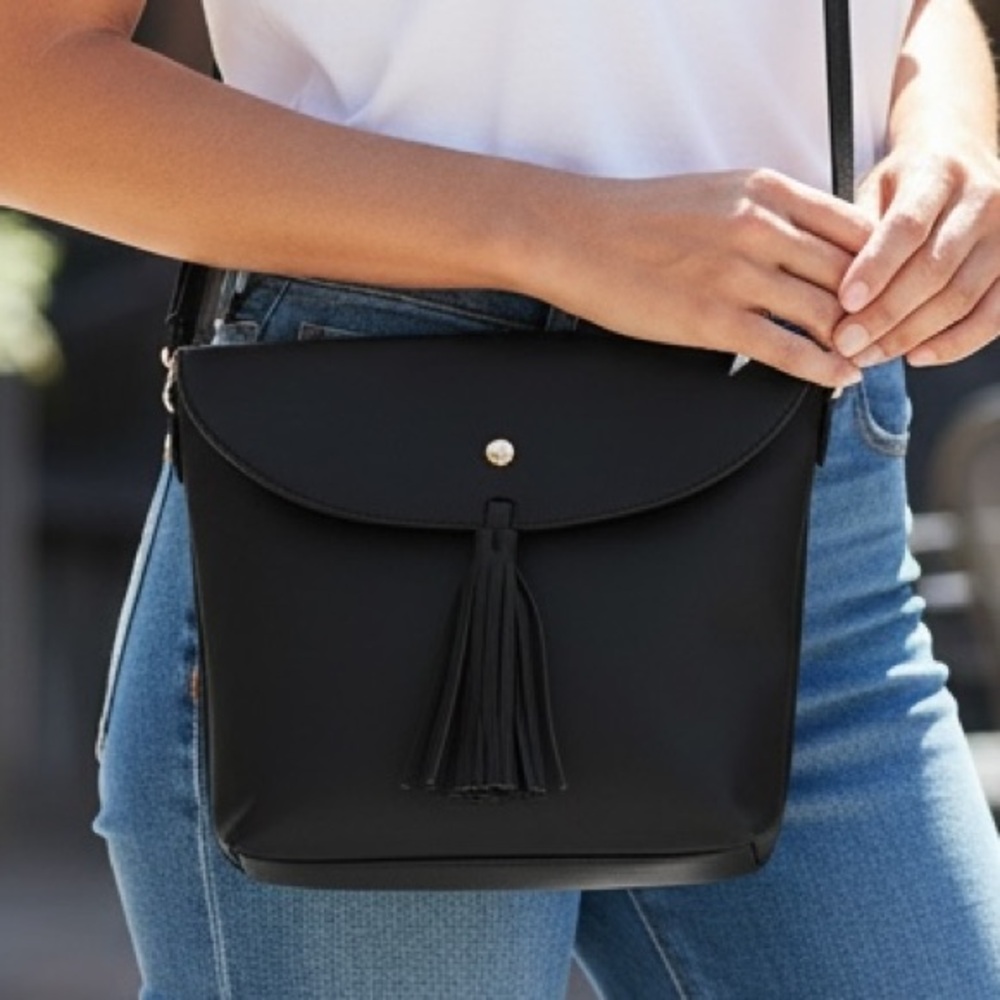 NEW⢠Zen Bohemian Jetset Black Vegan Leather Crossbody